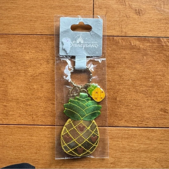 Disney Accessories - Disney Pineapple Key Holder - Green and Brown